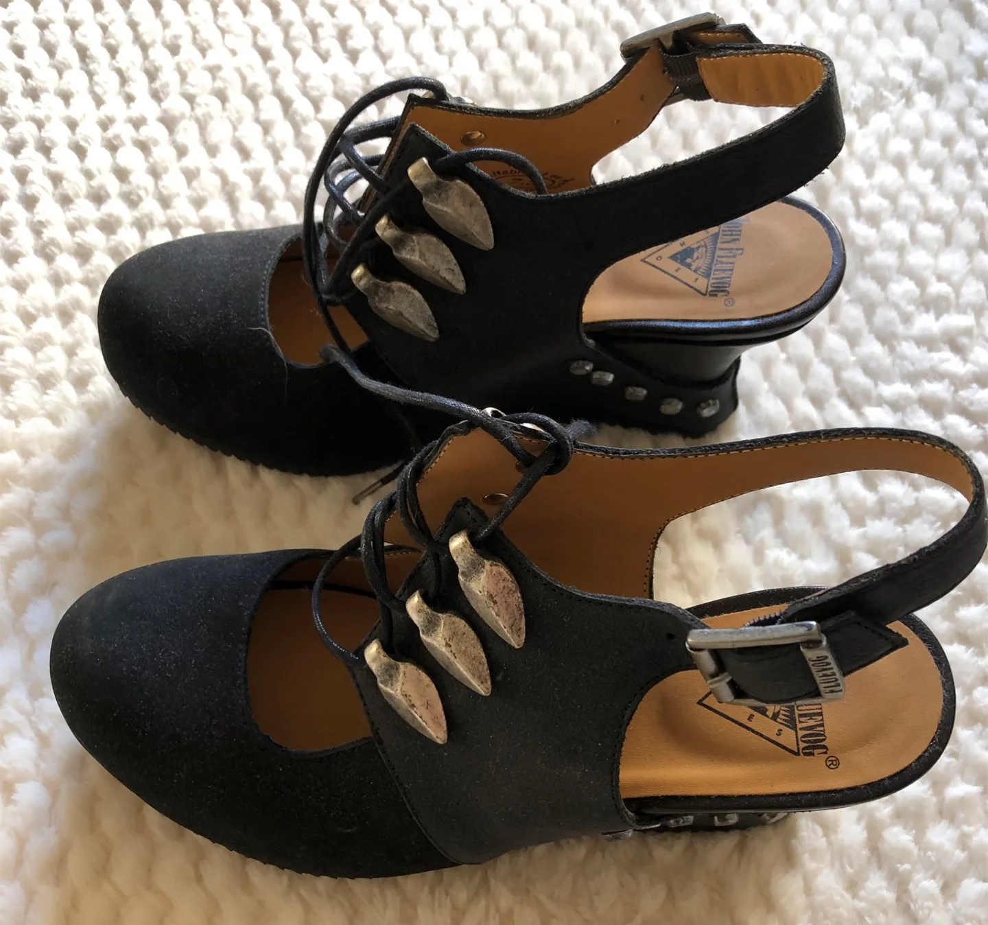 John Fluevog Black Slingback Heels - Size 7.5 image indicator(2)