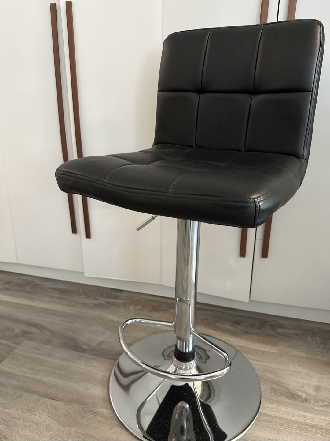 Black Adjustable Height Bar Stool 🇨🇦