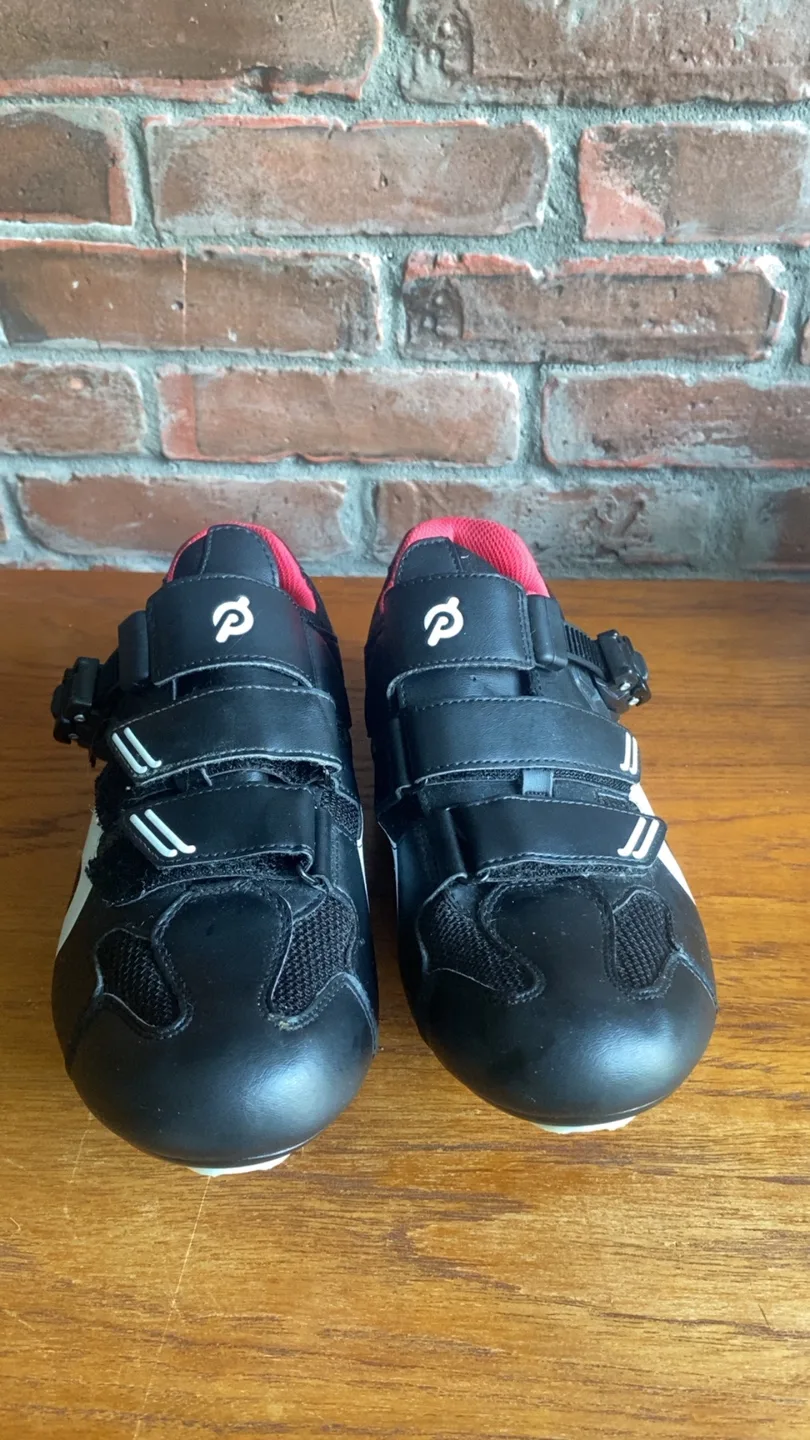 Peloton Cycling Shoes - Size 42 image indicator(4)