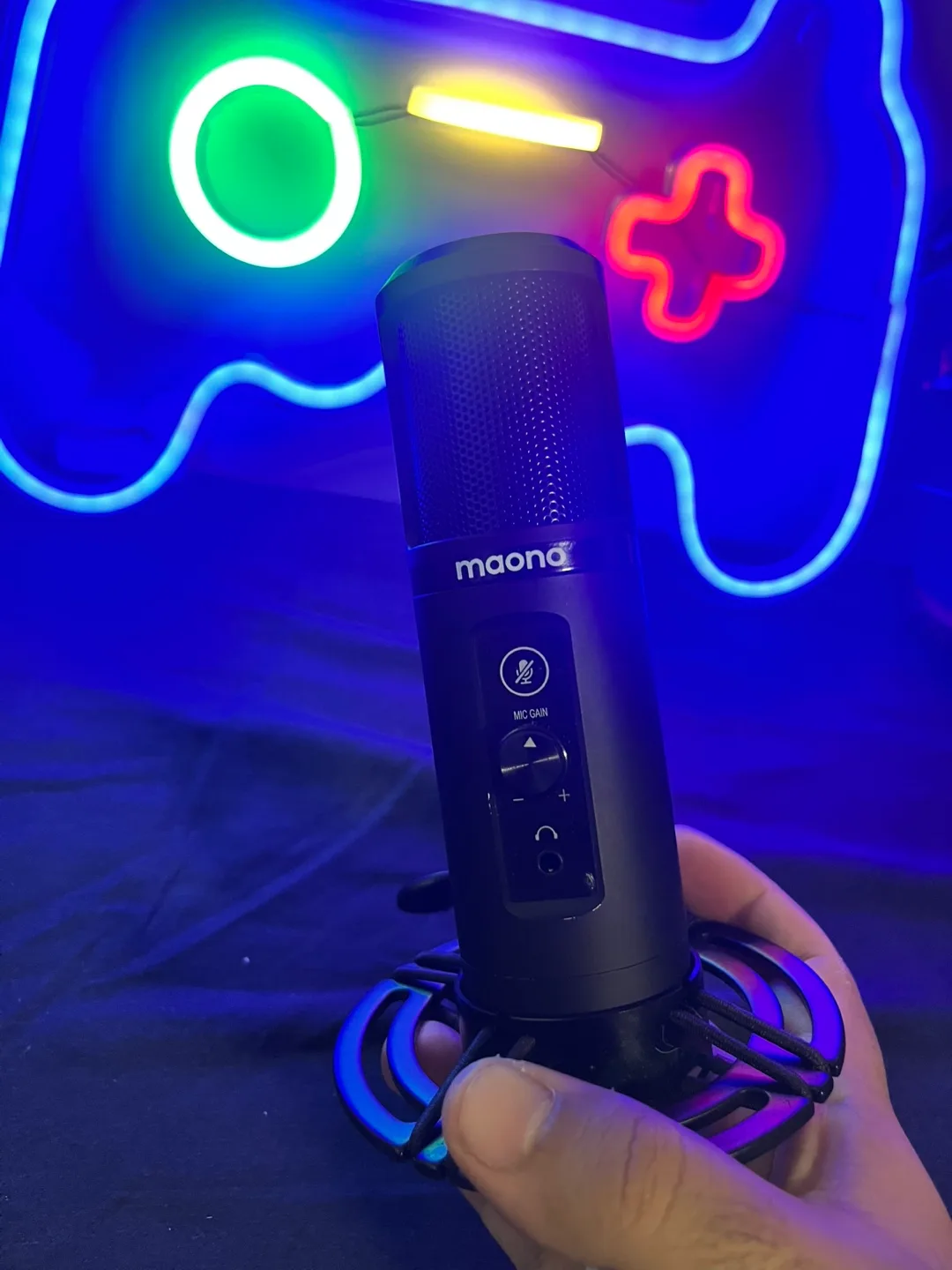 Maono Microphone - Great Condition thumbnail