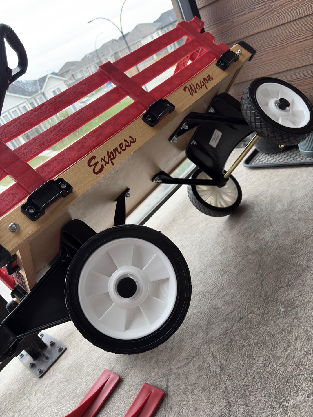 Millside Express Wagon with Canopy & Skis in brand new condition - photo 3