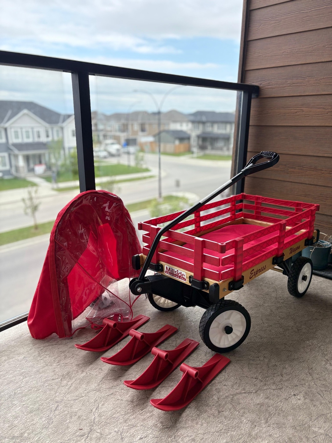 Millside Express Wagon with Canopy & Skis in brand new condition - photo 2