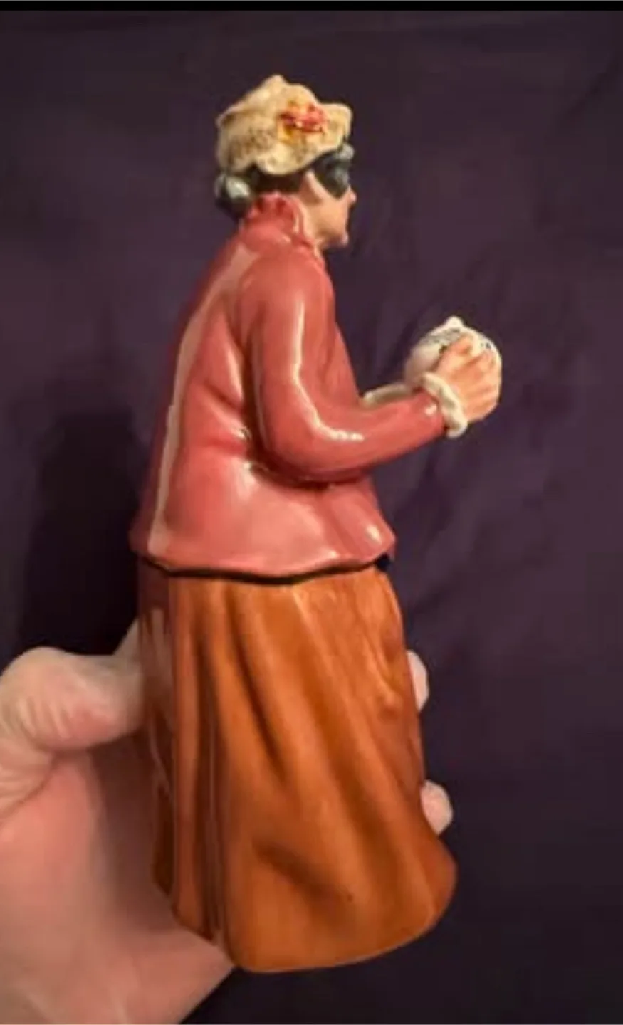 "Teatime" Limited Royal Doulton  HN 2255 Vtg 1966 image indicator(5)