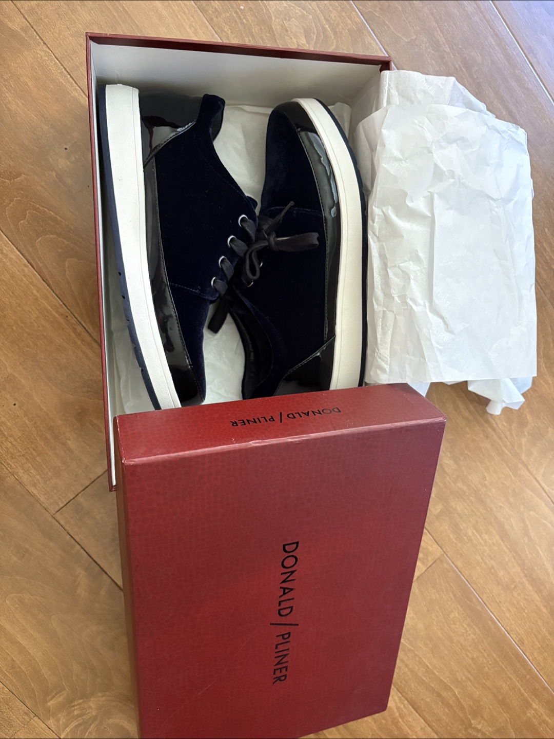 Donald Pliner Miranda Navy Velvet Sneakers - Size 6.5 - photo 4