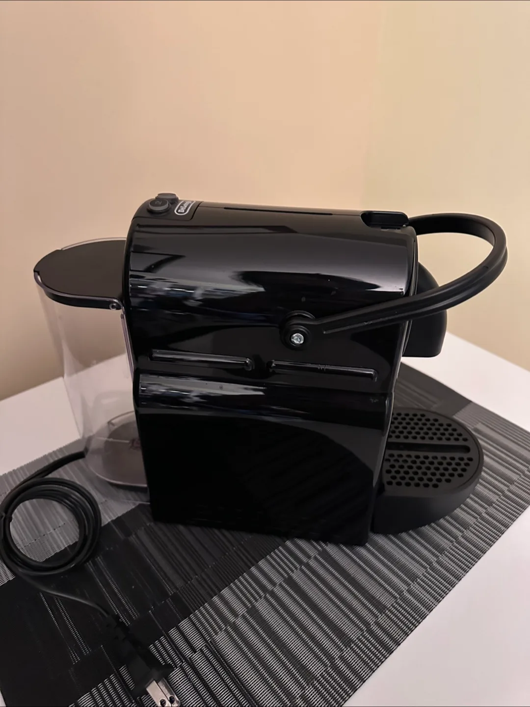 DeLonghi Nespresso Essenza Mini Coffee Machine - Black image indicator(2)