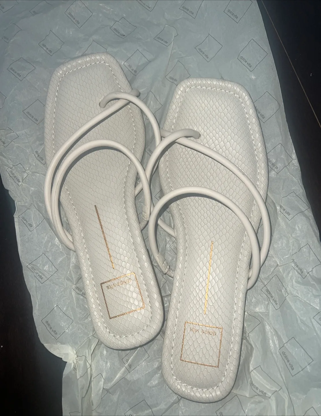 Dolce Vita Leanna Cream Stella Sandals - Size 9.5 image indicator(5)