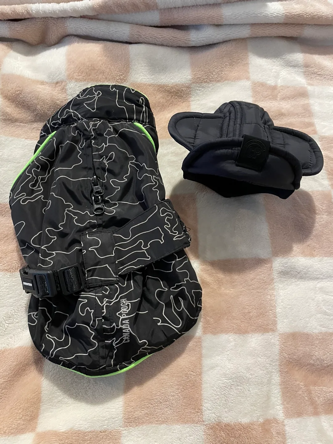 XS Dog Canada Pooch Winter Coat & Hat thumbnail