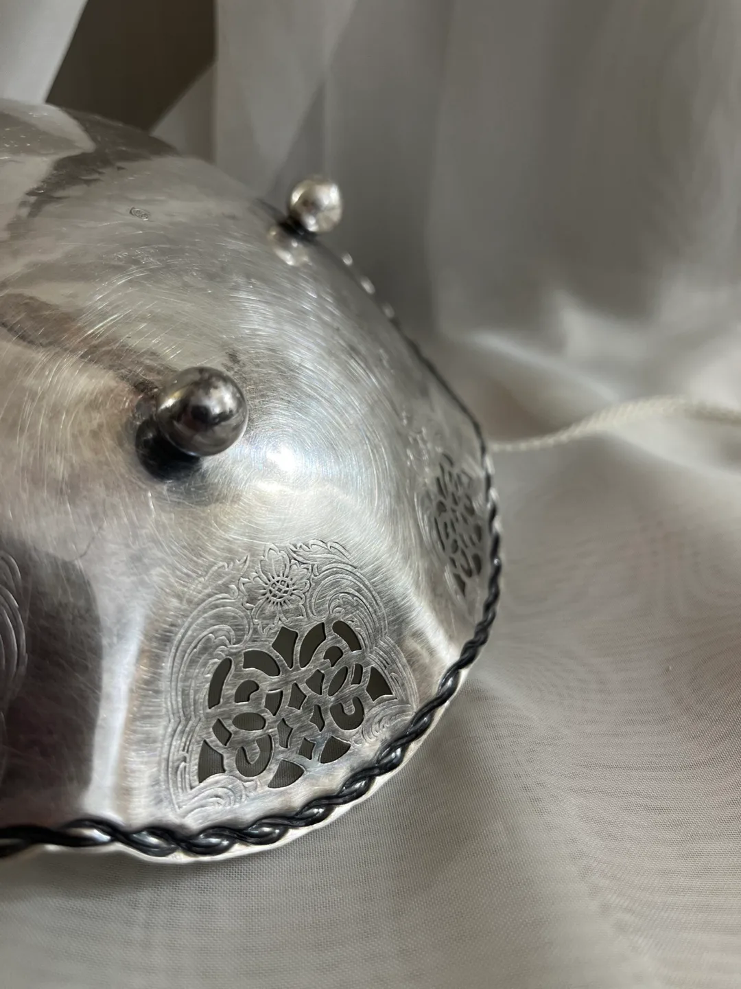 Silver Decorative Bowl image indicator(3)