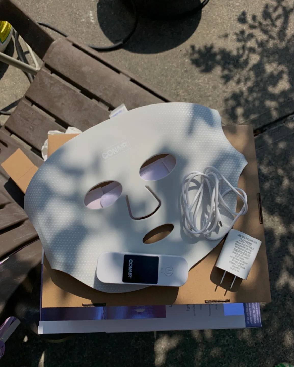 Conair True Glow LED Light Therapy Face Mask image indicator(3)