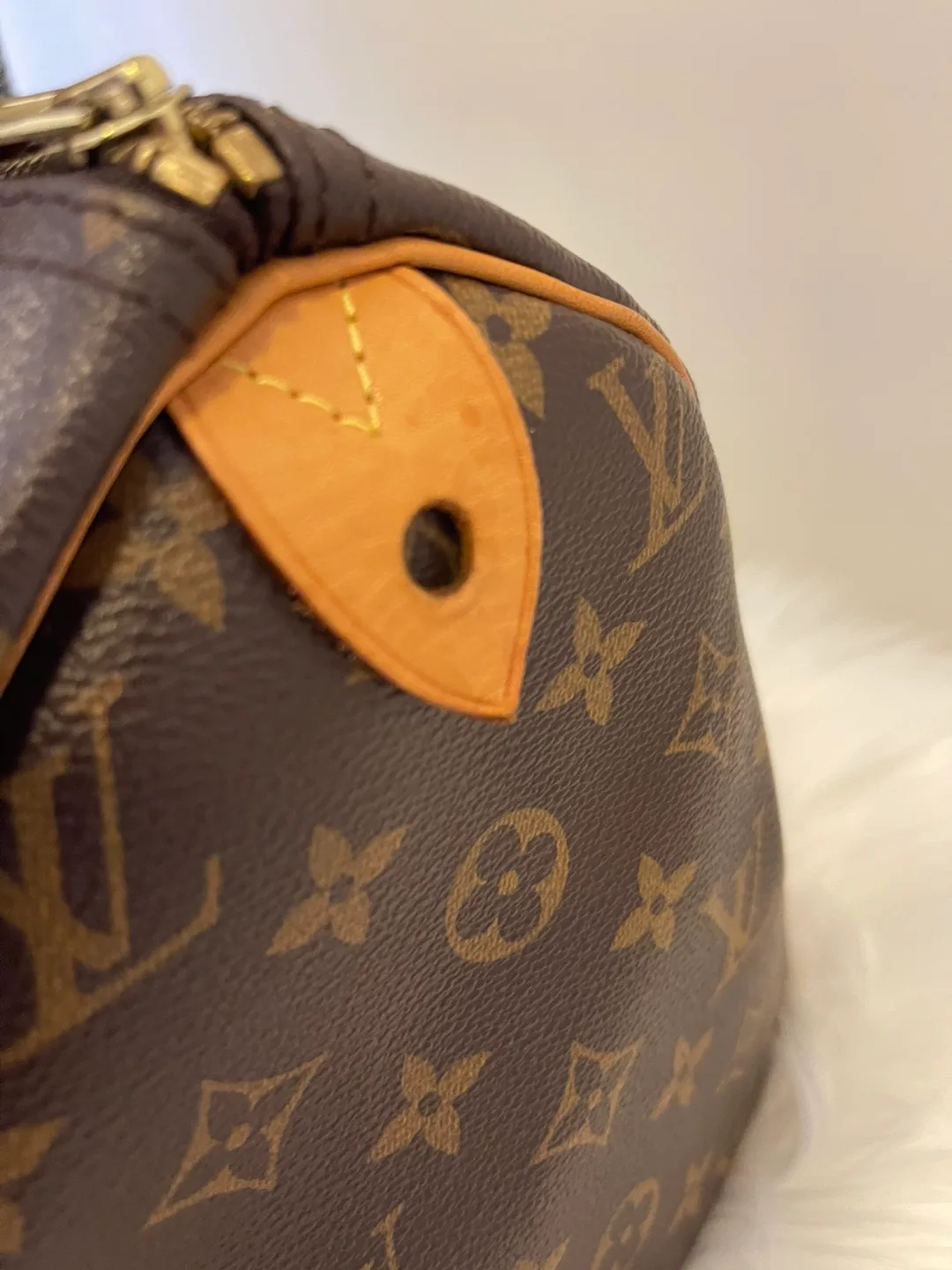 (PRICE IS FIRMED) 💯% AUTHENTIC Louis Vuitton Speedy 30 Handbag image indicator(8)