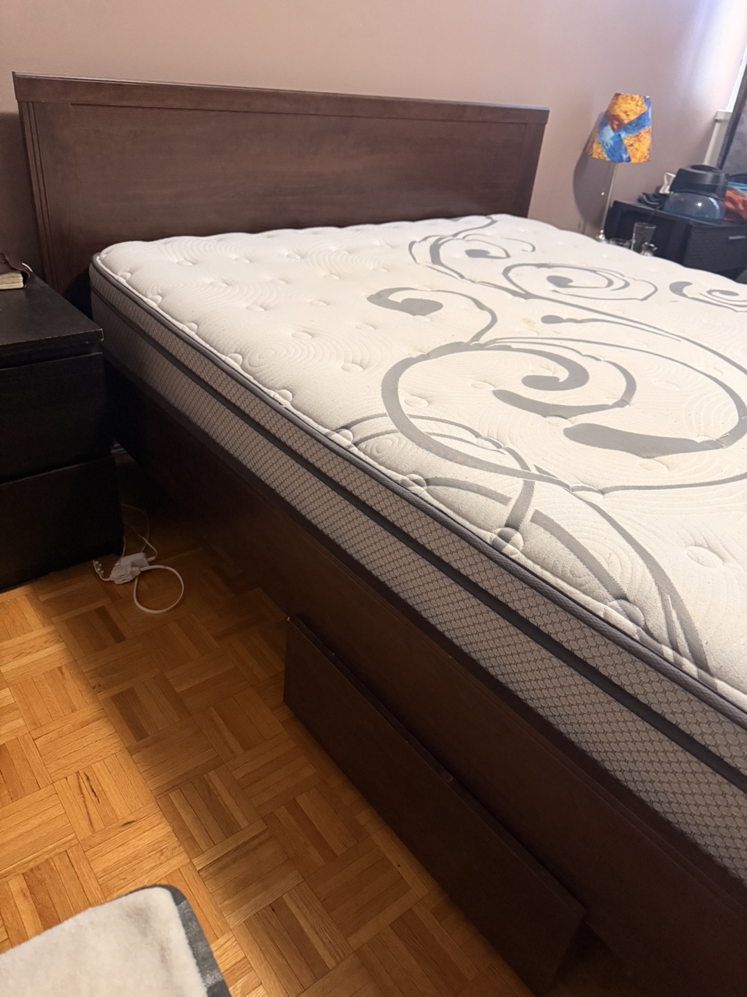 Bed Frame- Queen size - photo 3