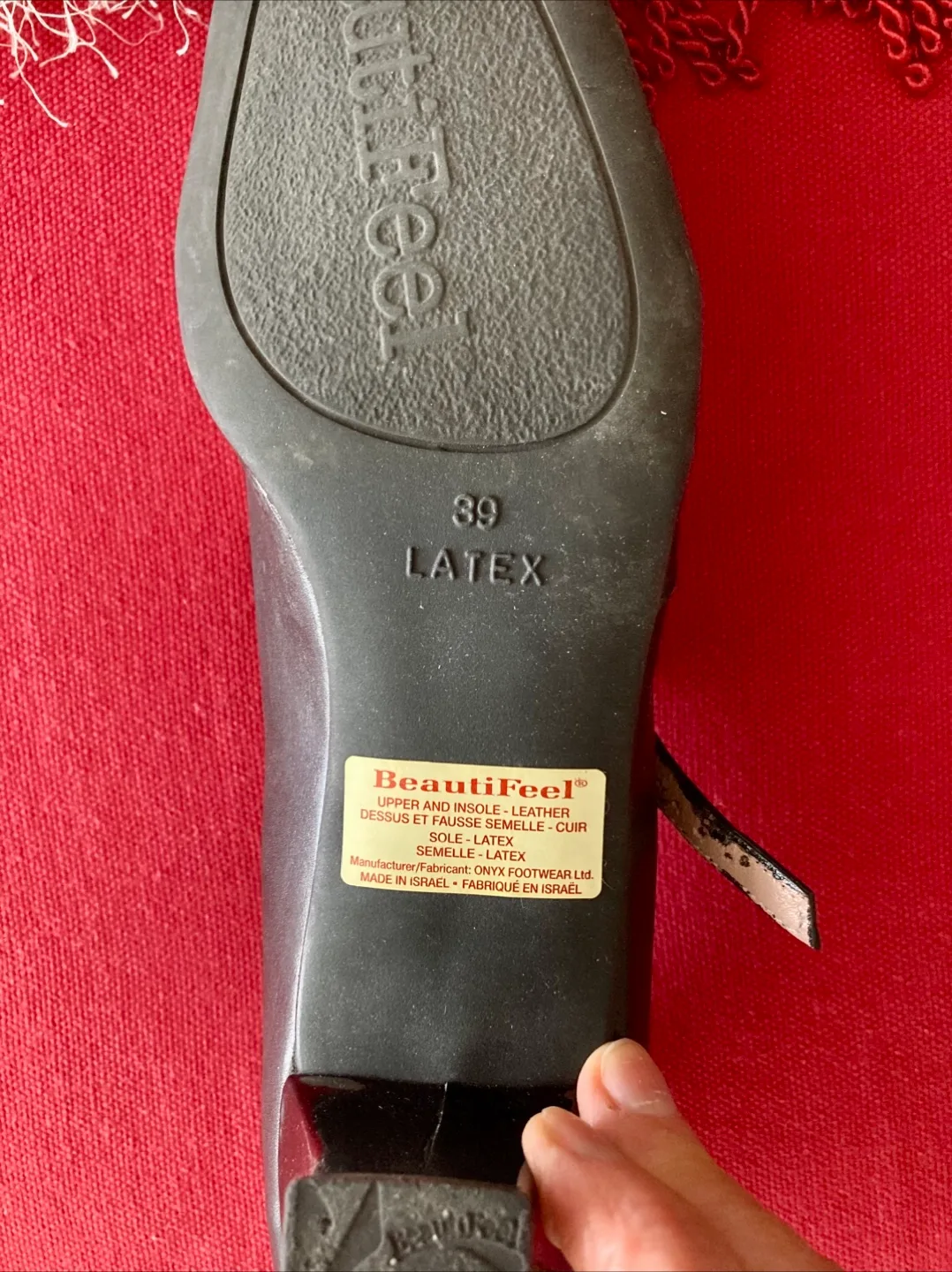 ✨Classic Black Leather elegant shoes - Size 9 image indicator(3)