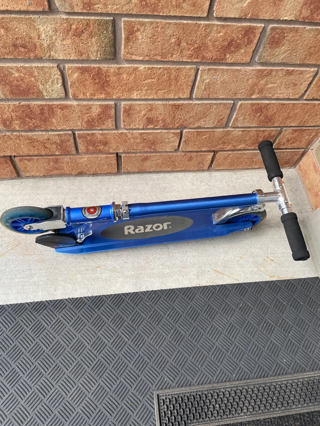 Blue Razor Scooter image indicator(3)