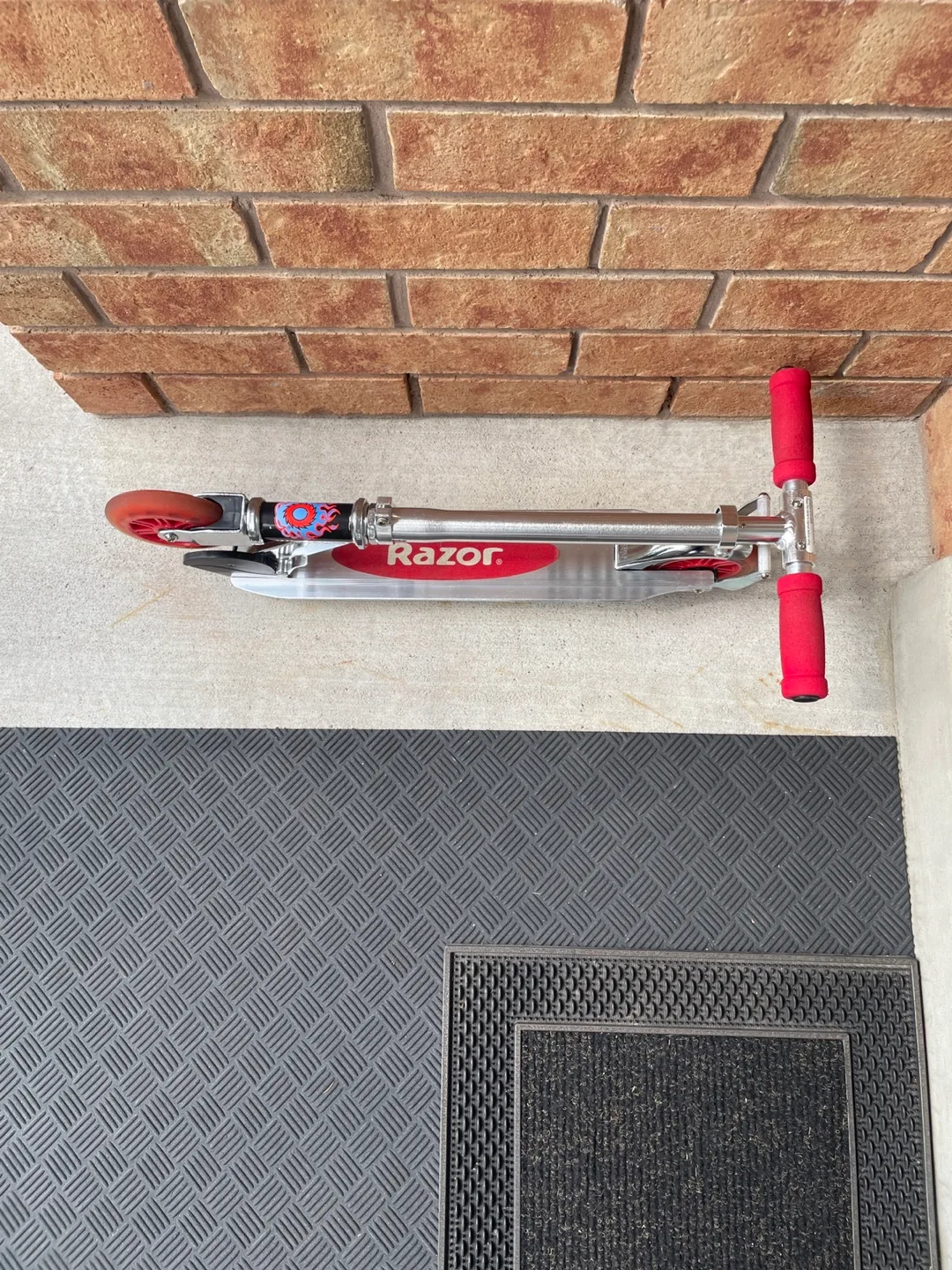 Red Razor Scooter image indicator(3)