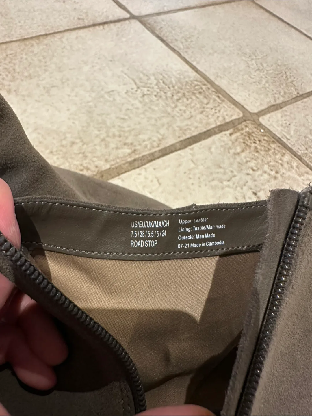 Kenneth Cole Reaction Suede Booties Size 7.5 image indicator(6)