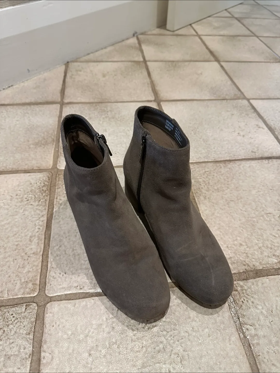 Kenneth Cole Reaction Suede Booties Size 7.5 image indicator(2)