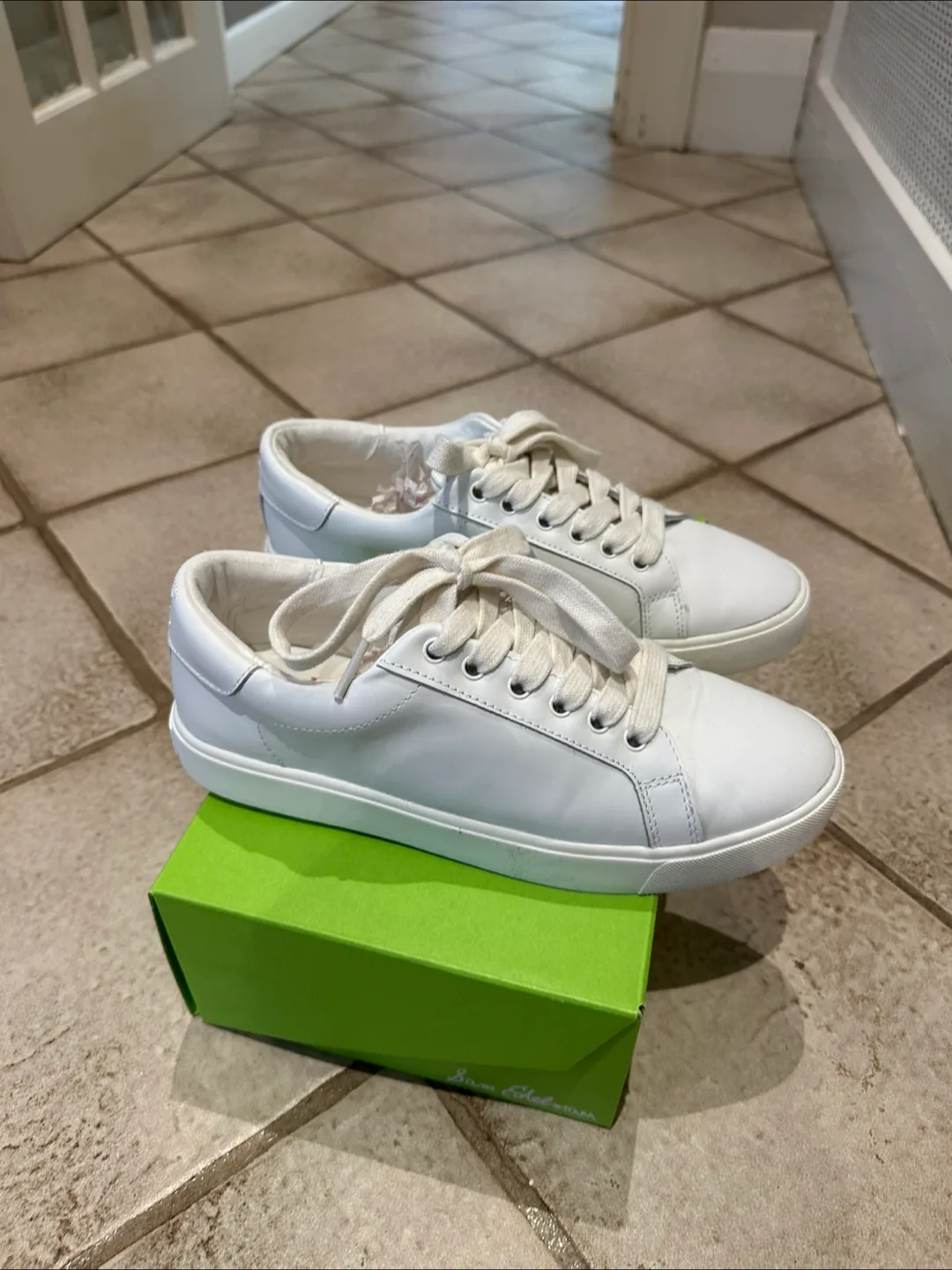 Sam Edelman Ethyl White Leather Sneakers - Size 8 image indicator(4)