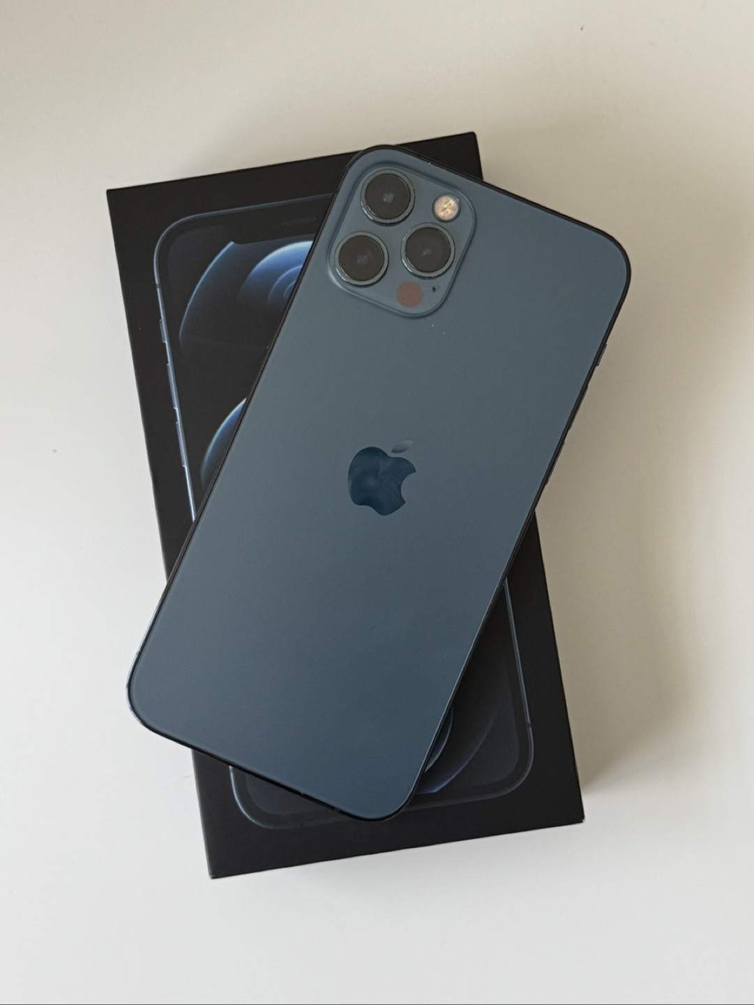 Apple iPhone 12 Pro - Pacific Blue - photo 2