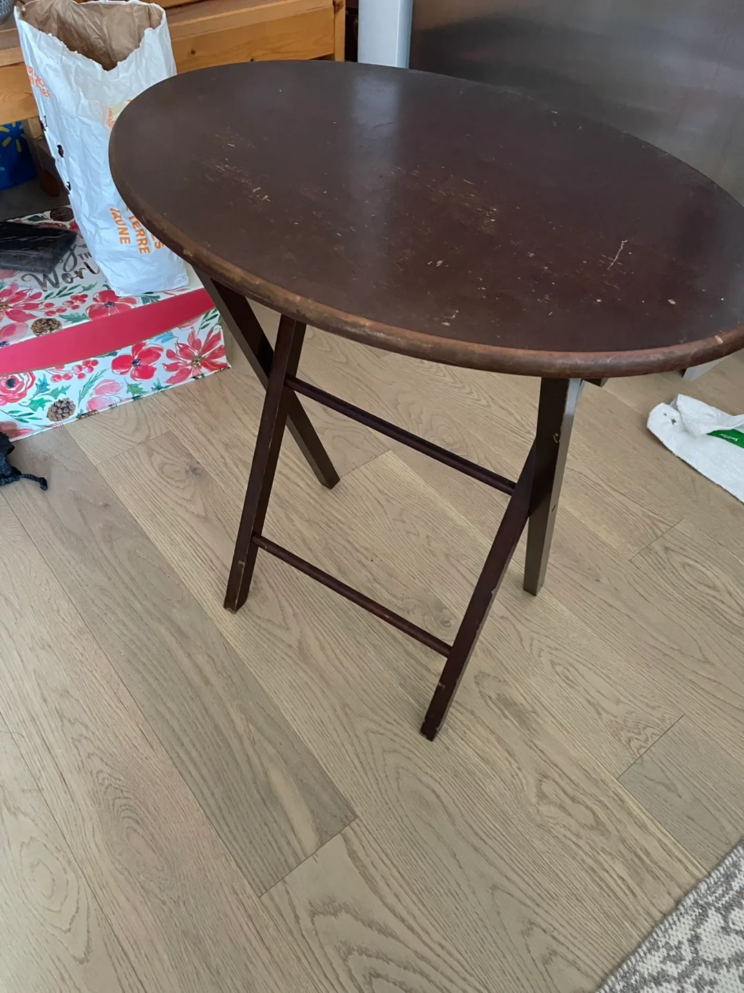 Foldable table thumbnail