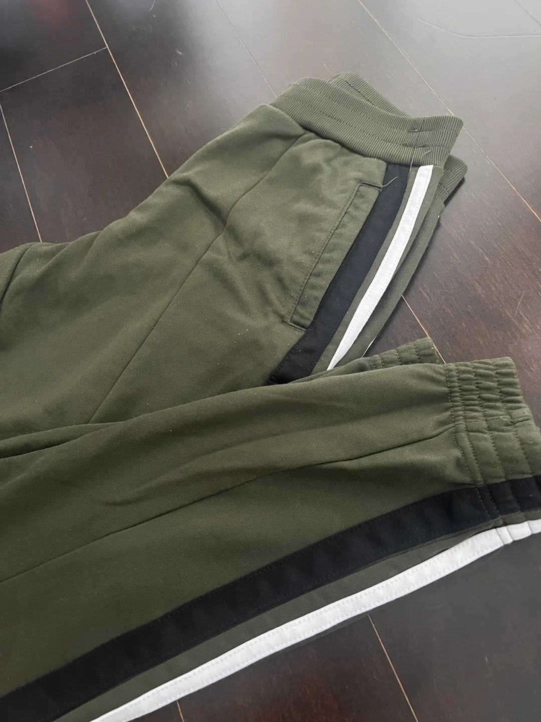 Hollister Olive Green Track Pants - XS image indicator(4)