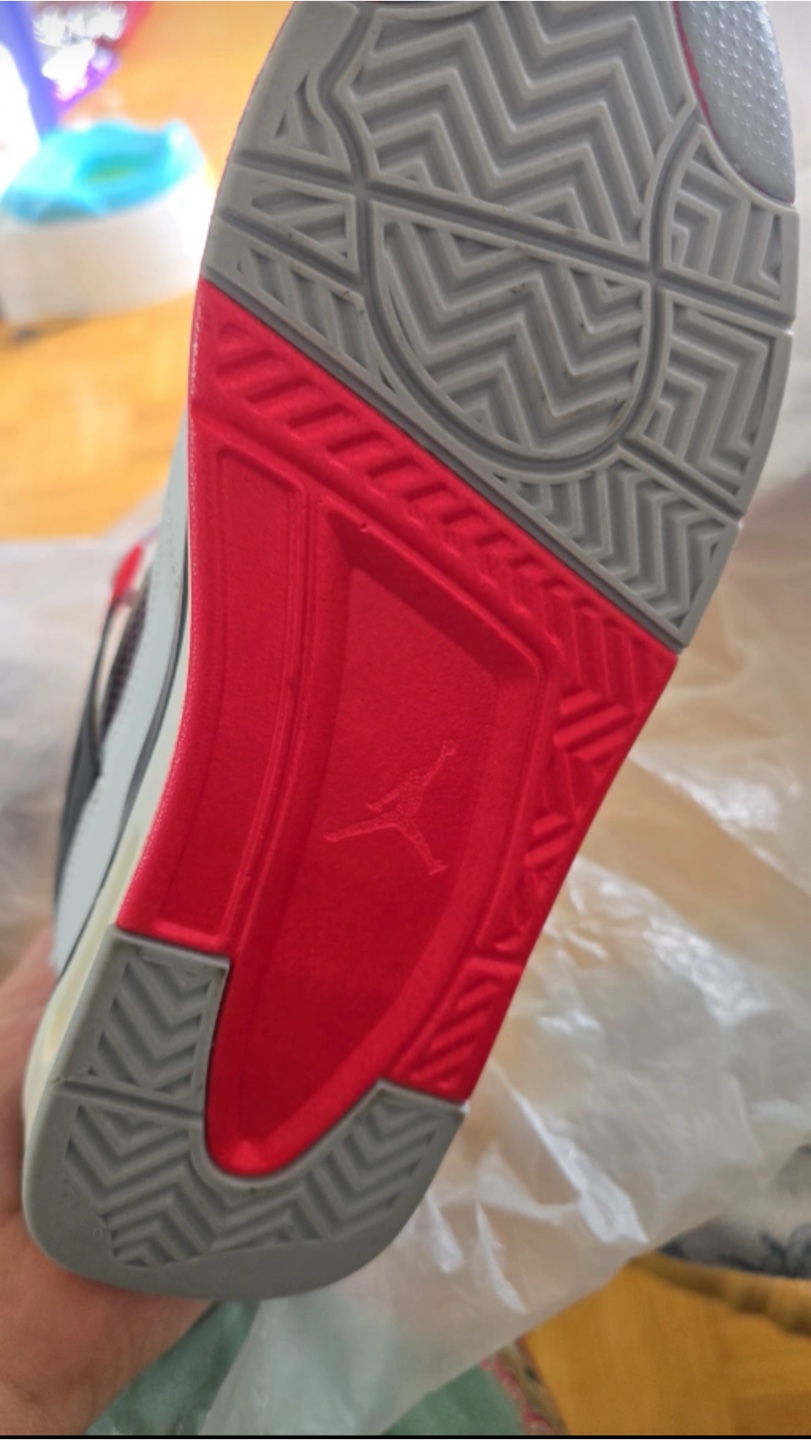 Nike Air Jordan 4 Retro Fire Red Size 7.5 - photo 4