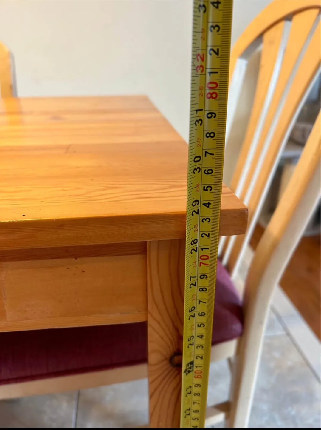 Wood Table and 4 Chairs image indicator(5)