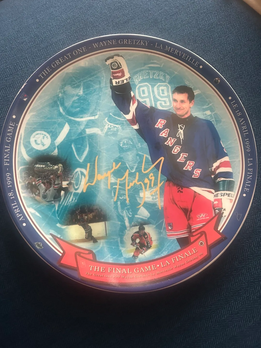 Wayne Gretzky Final Game Ceramic Plate- Numbered- Rare thumbnail
