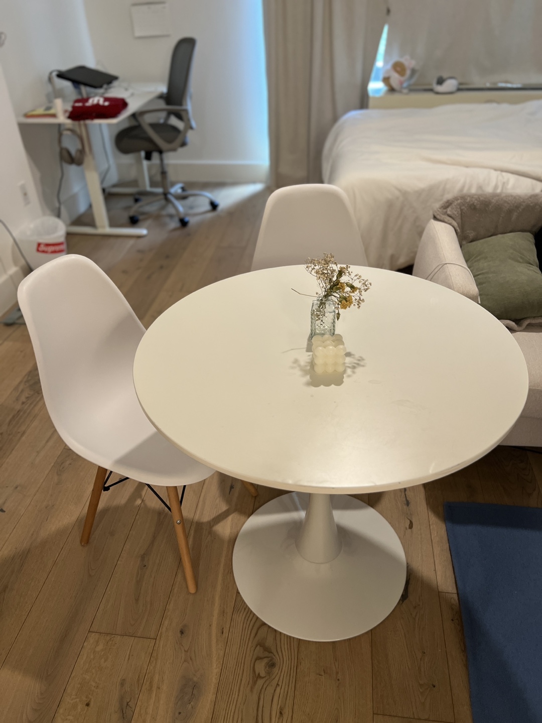 32” Dining table and chairs set - photo 2