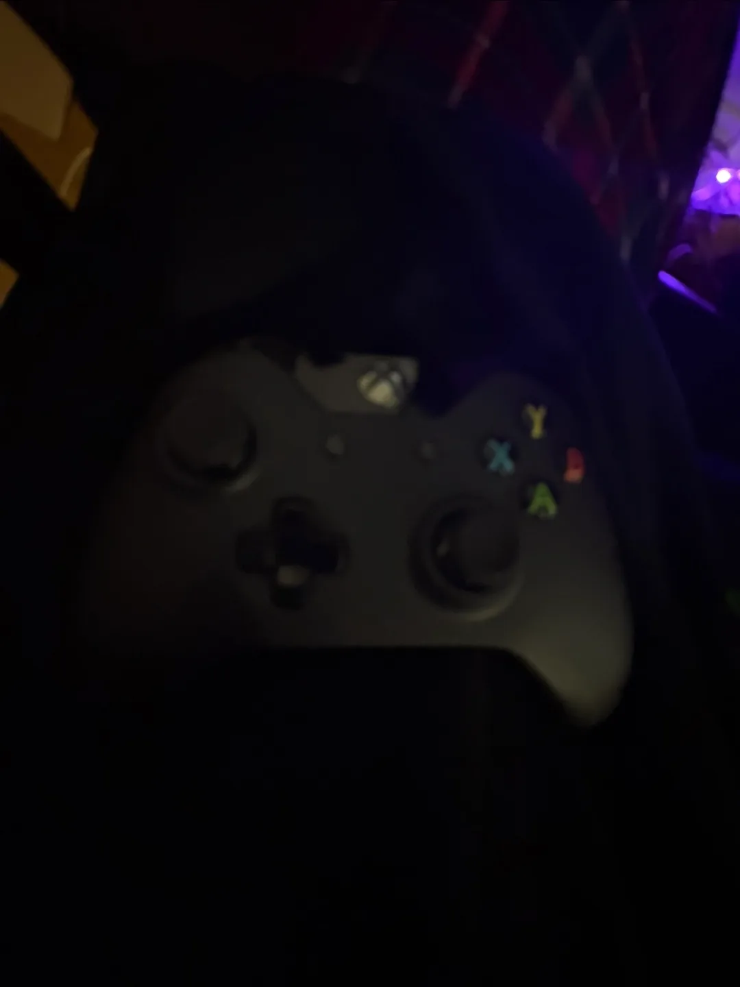 Xbox One Console with Controller & Headset image indicator(3)