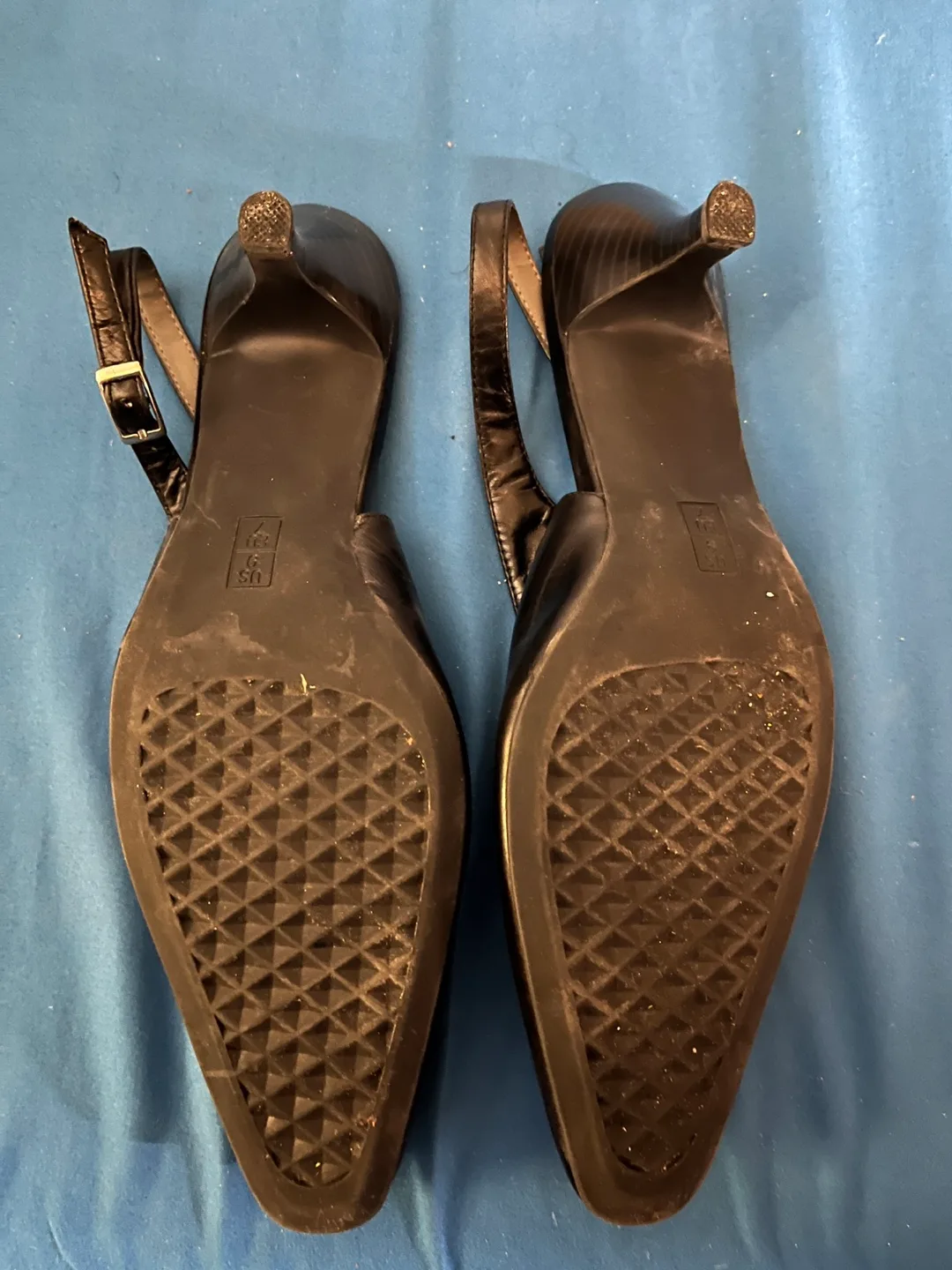 Aerosoles Black Slingback Heels image indicator(2)