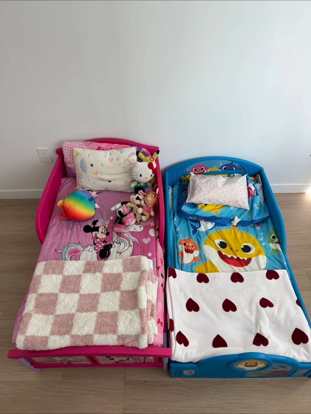 *Must go weekend! Kids Toddler Bed - Baby Shark image indicator(2)