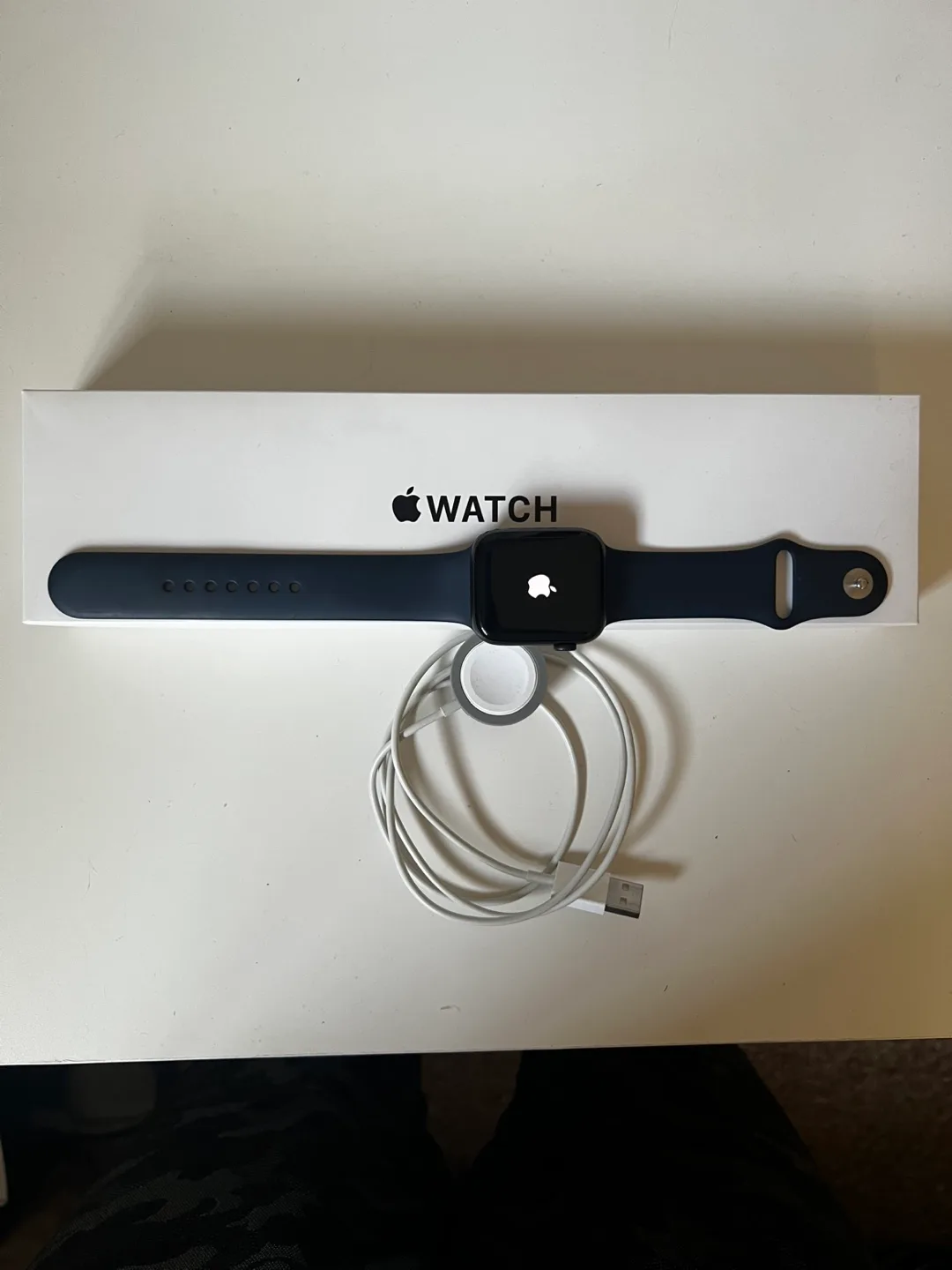 Apple Watch SE 44mm Space Gray - Like New! thumbnail