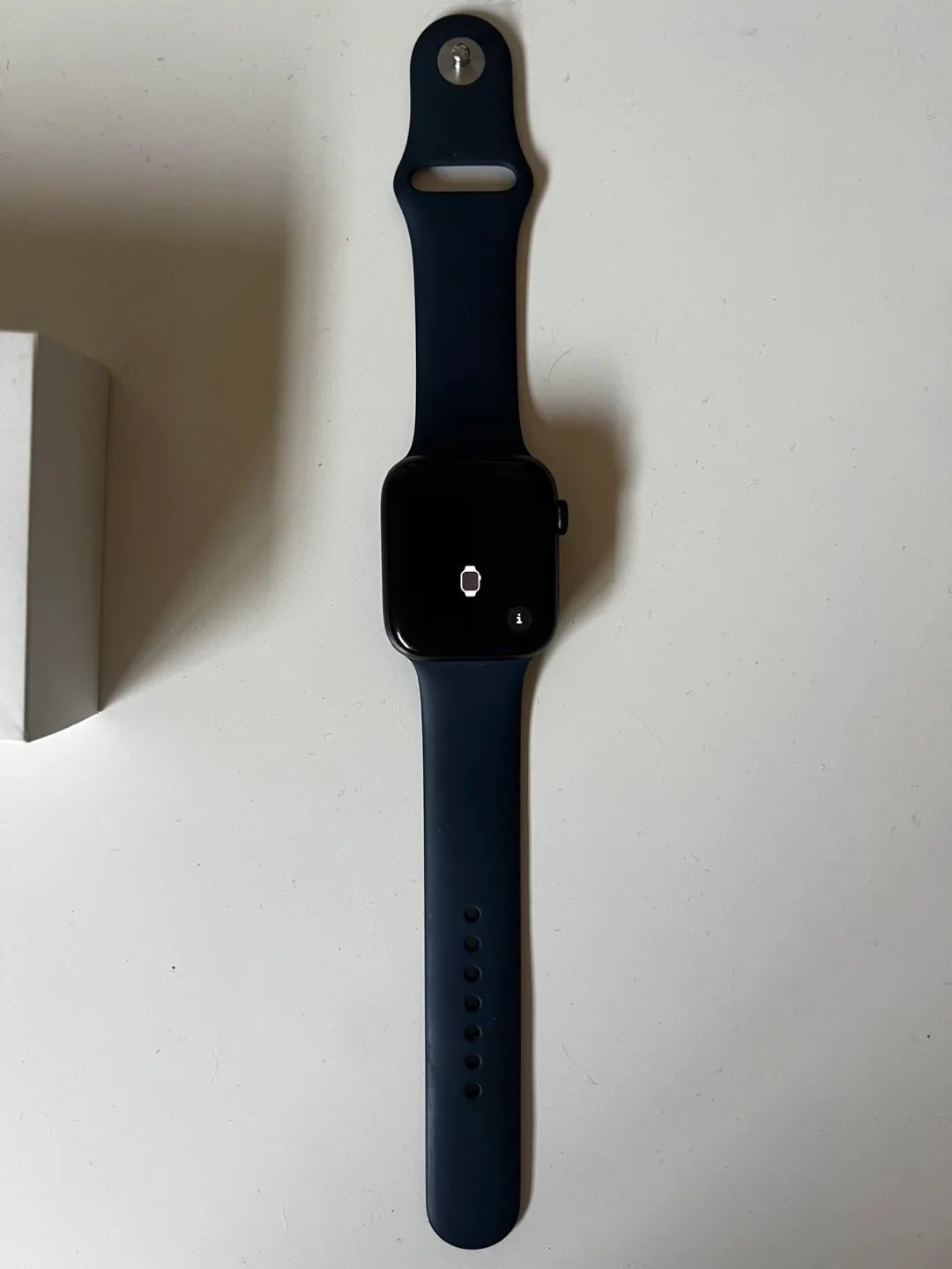 Apple Watch SE 44mm Space Gray - Like New! image indicator(2)