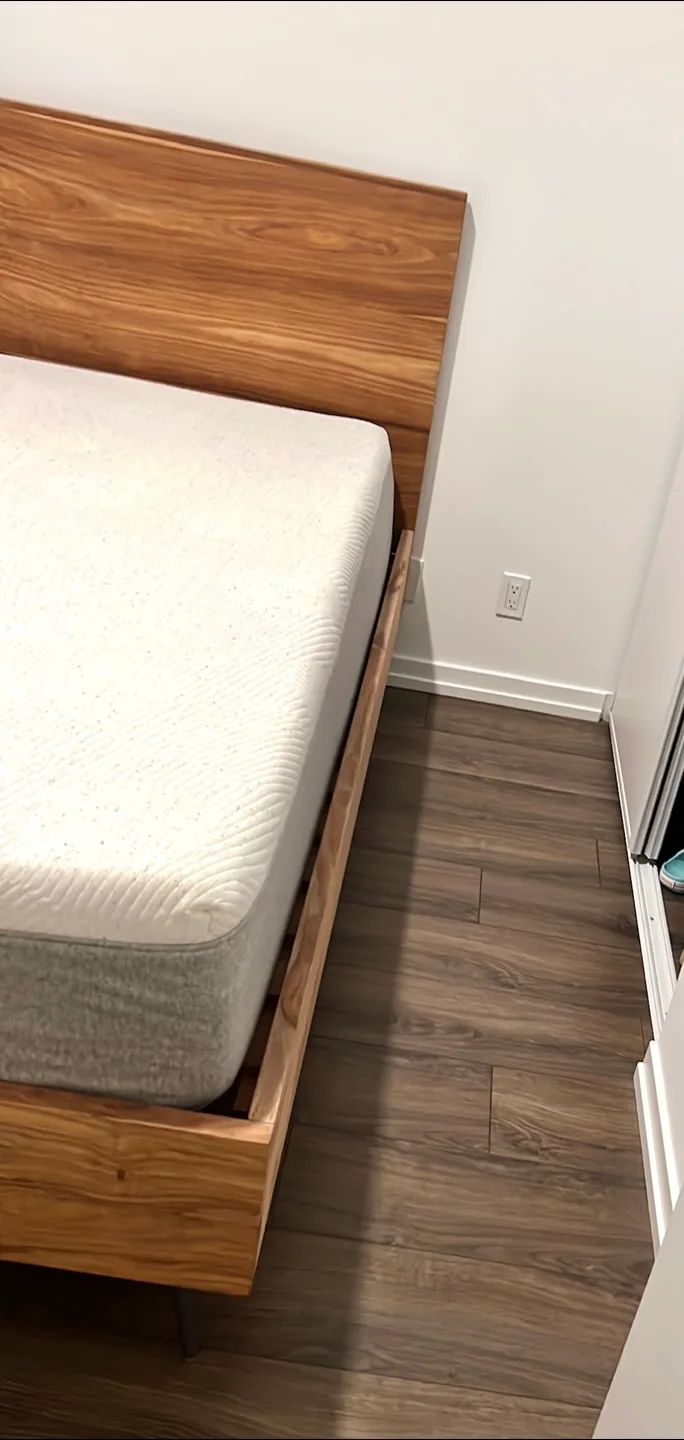 Jenson Rosewood Queen BED image indicator(4)