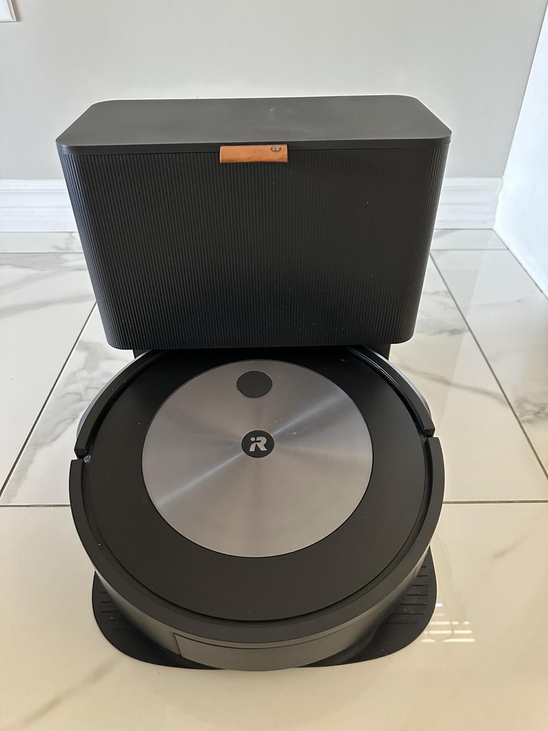iRobot Roomba i7+ Robot Vacuum
