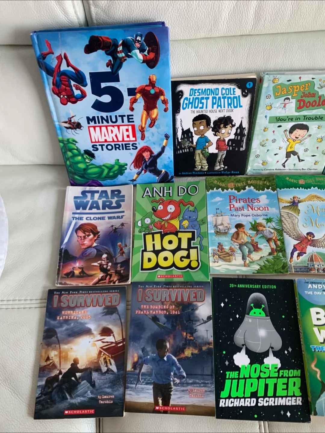 📚Lot of 17 Children Books image indicator(2)