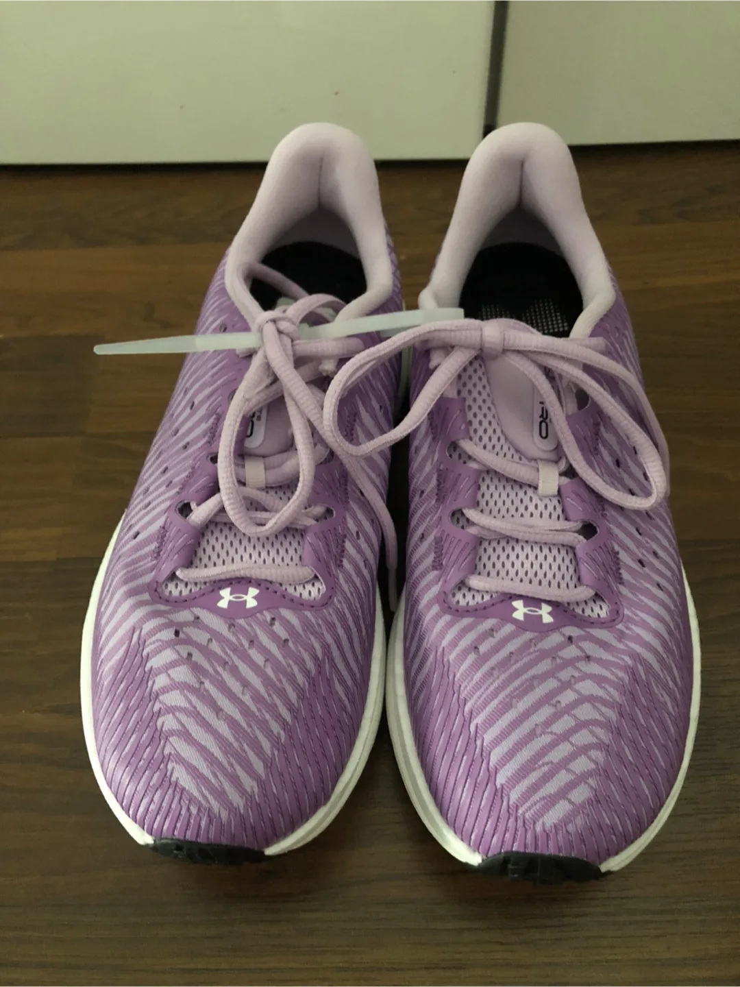 Under Armour HOVR Women's Running Shoes (Size 6) image indicator(2)