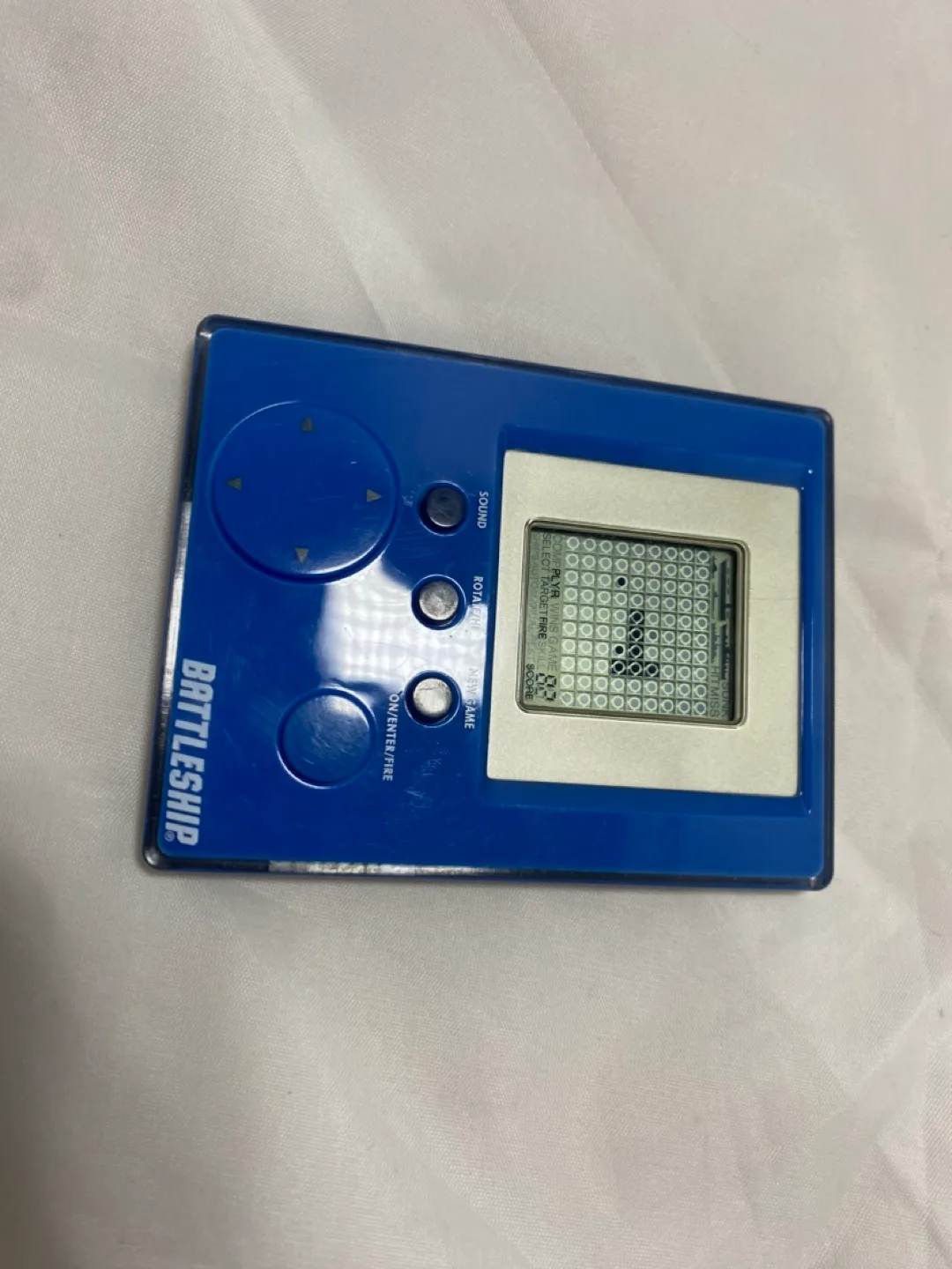 Battleship Handheld Game 2007 Hasbro Milton Bradley Works thumbnail