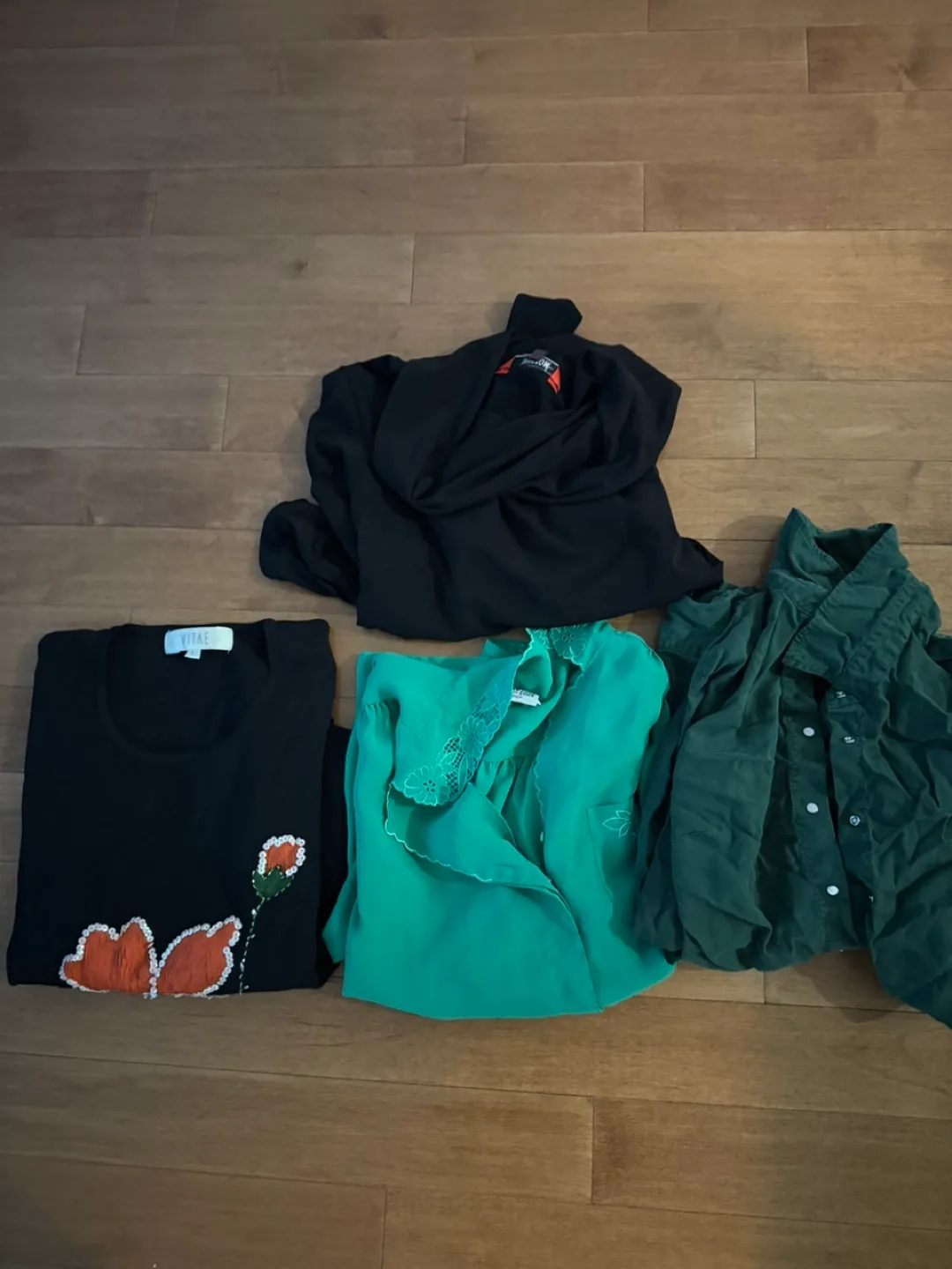 4 blouse / shirt bundle thumbnail