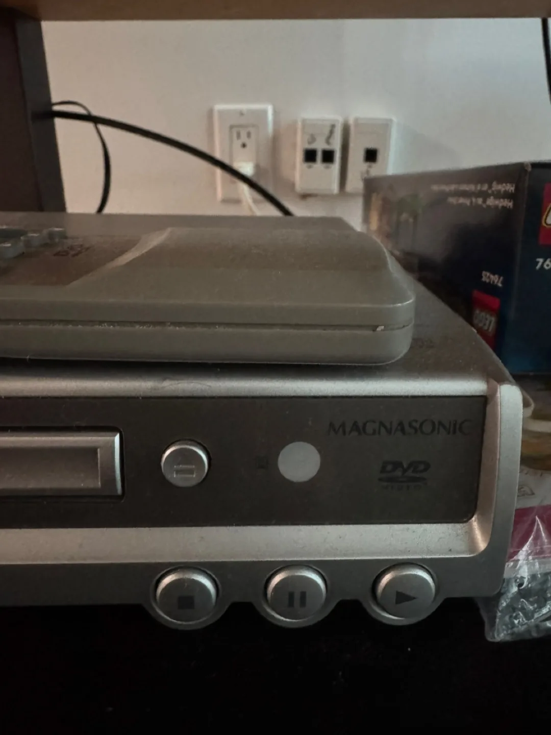 Magnasonic DVD/CD Player with Remote image indicator(2)