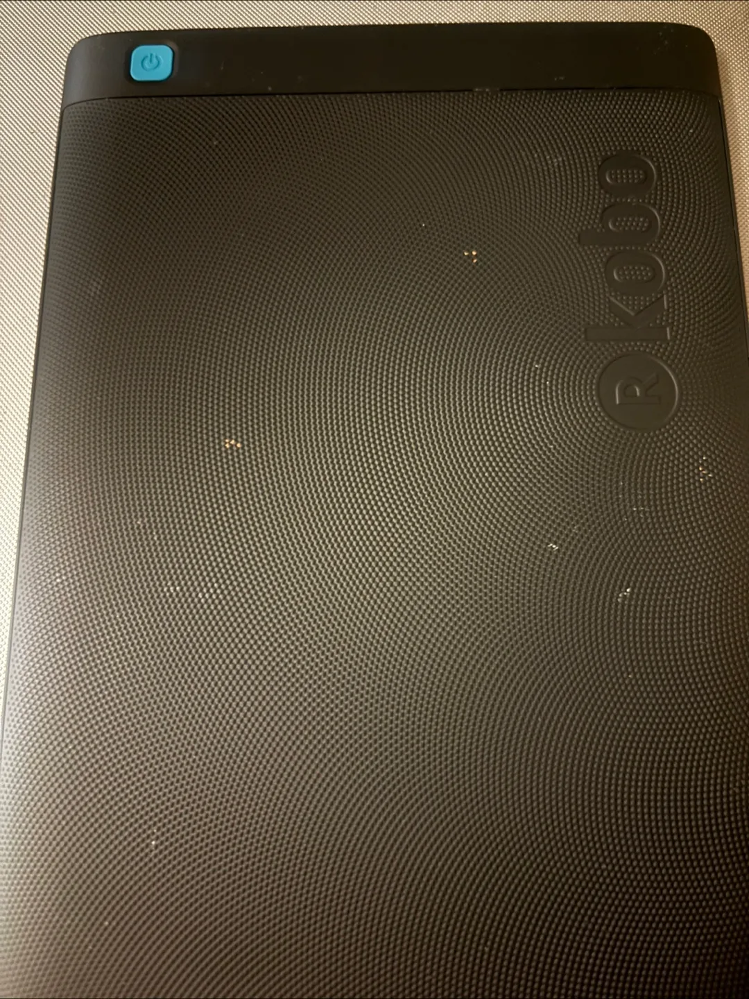 Kobo Aura One and Kobo case image indicator(2)