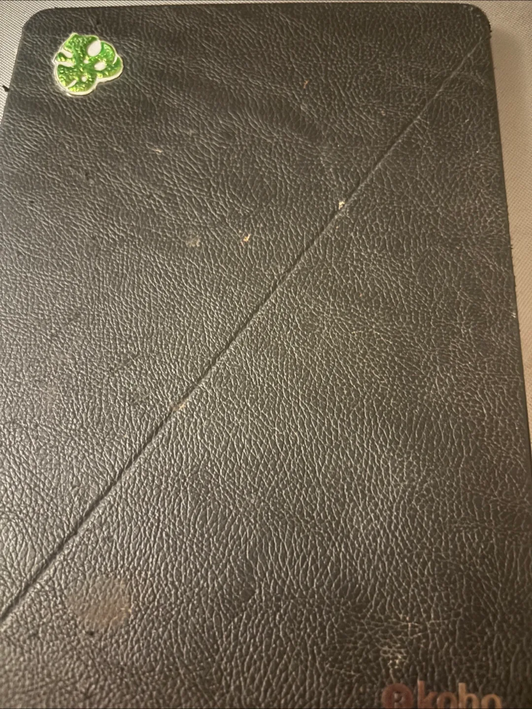 Kobo Aura One and Kobo case image indicator(3)