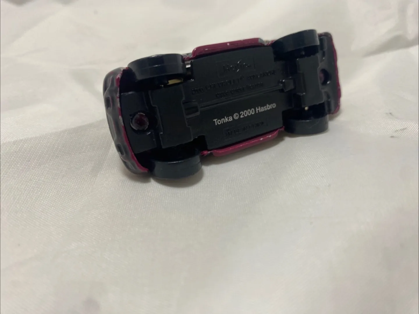 Maisto Tonka Hasbro Diecast 1:64 2000 Chevrolet Avalanche image indicator(3)