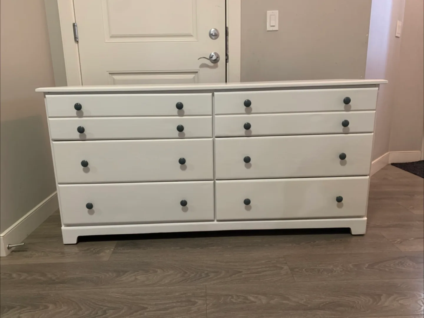 White 6-Drawer Dresser thumbnail