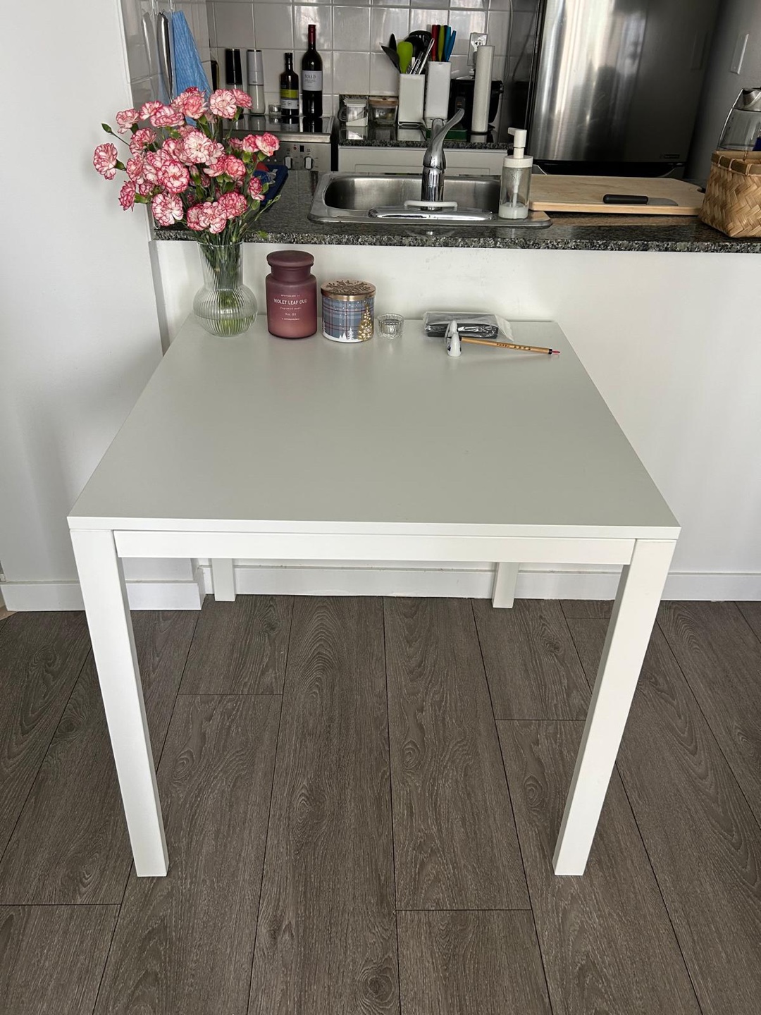 IKEA VIHALS Table