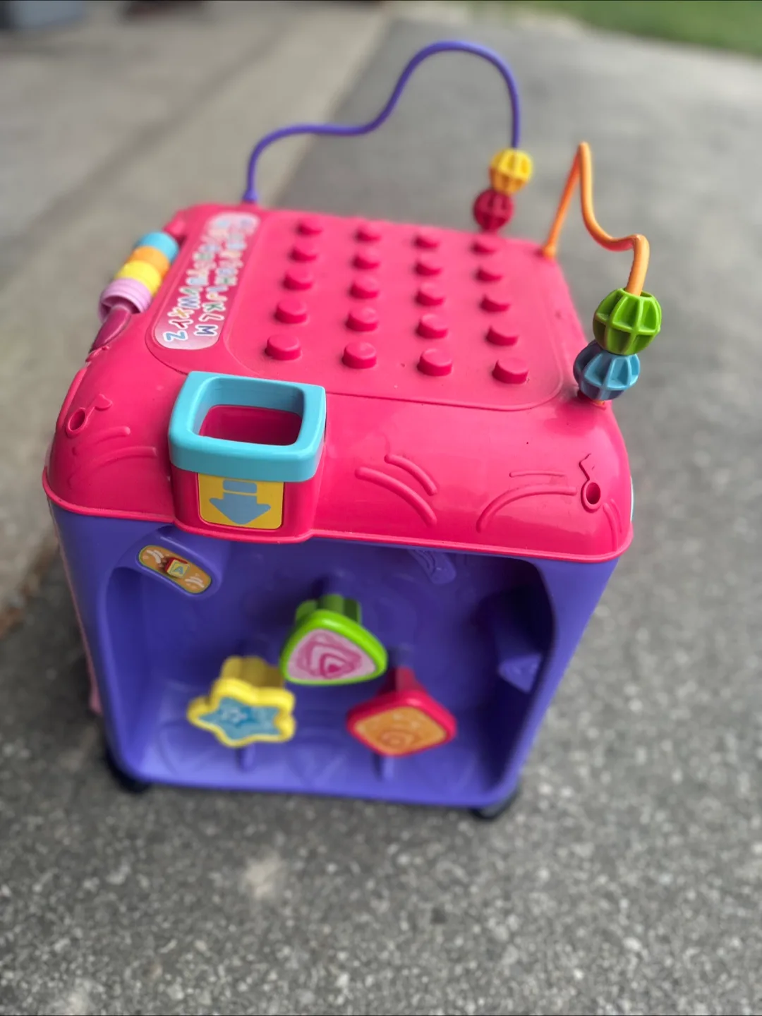 VTech Ultimate Alphabet Activity Cube image indicator(4)