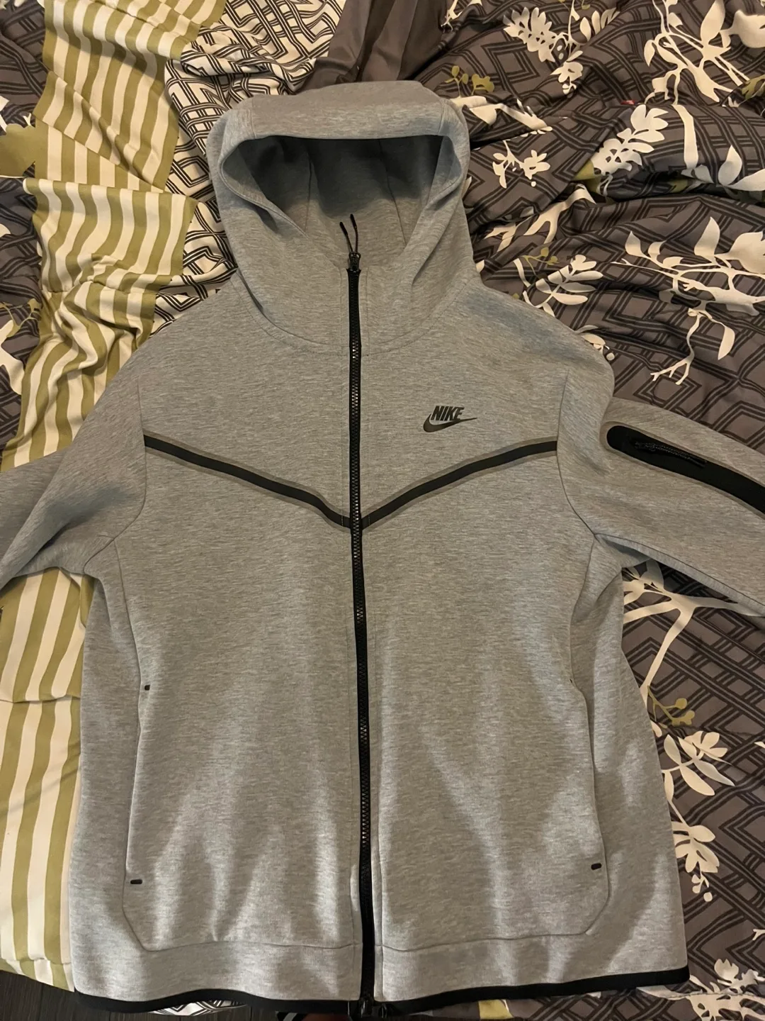 Nike Tech Fleece Full-Zip Hoodie - Grey, Size M thumbnail
