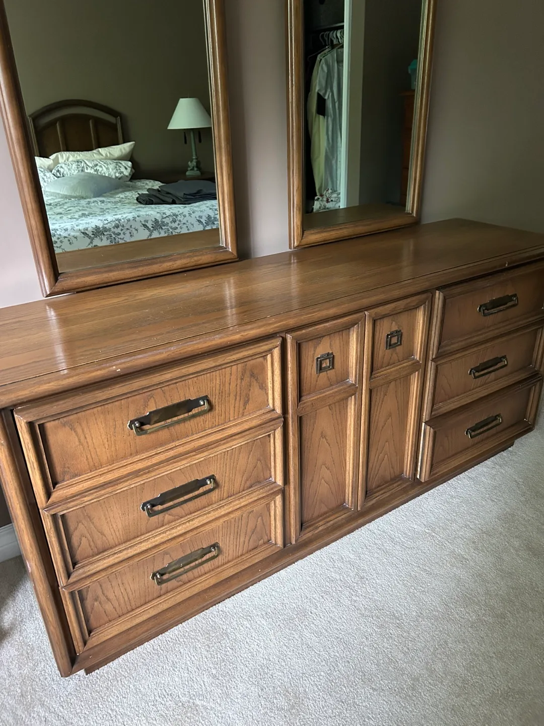 Krug Furniture Dresser with Mirrors image indicator(2)