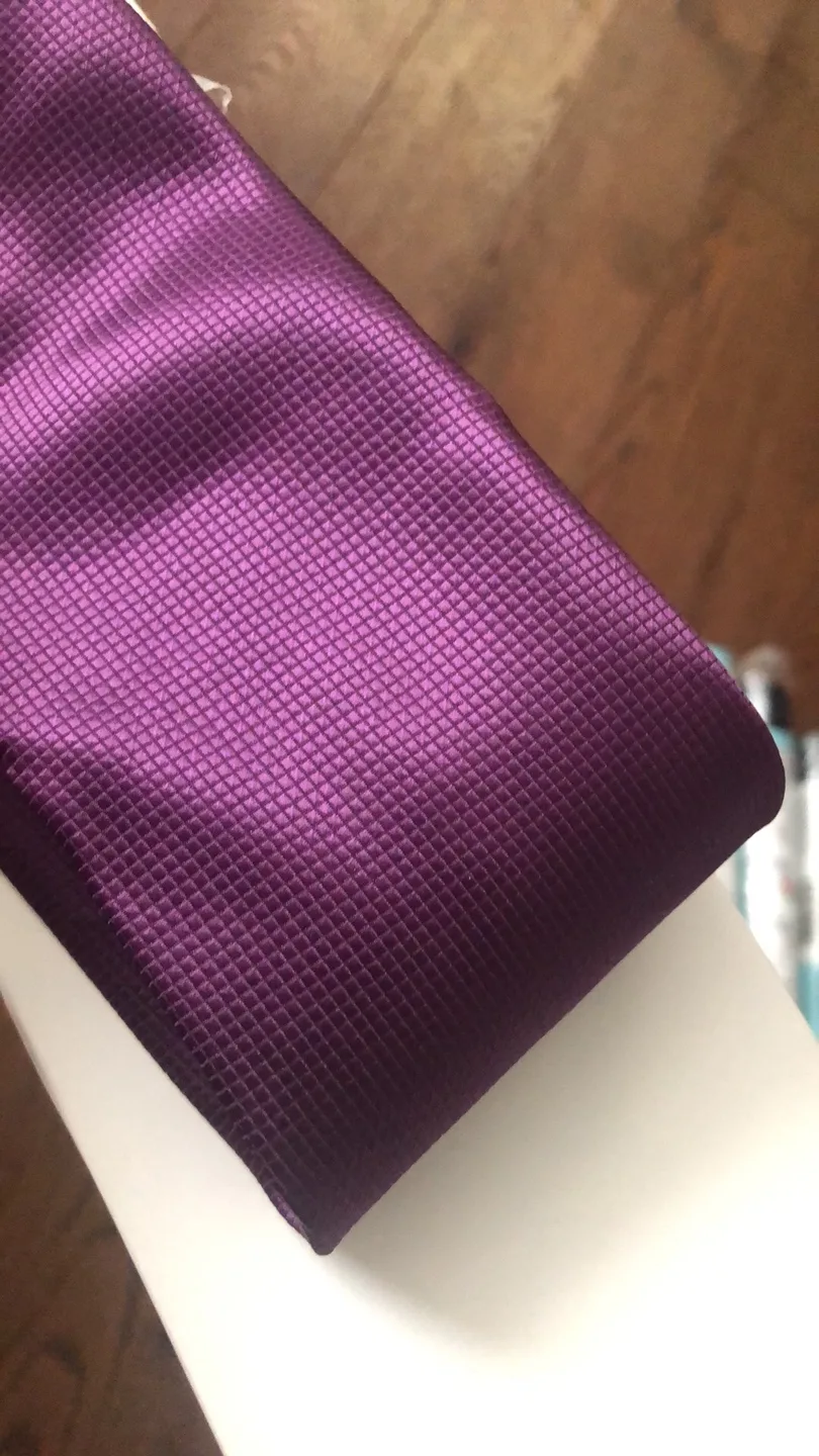 Purple Tie, Cufflinks & Pocket Square Set image indicator(2)