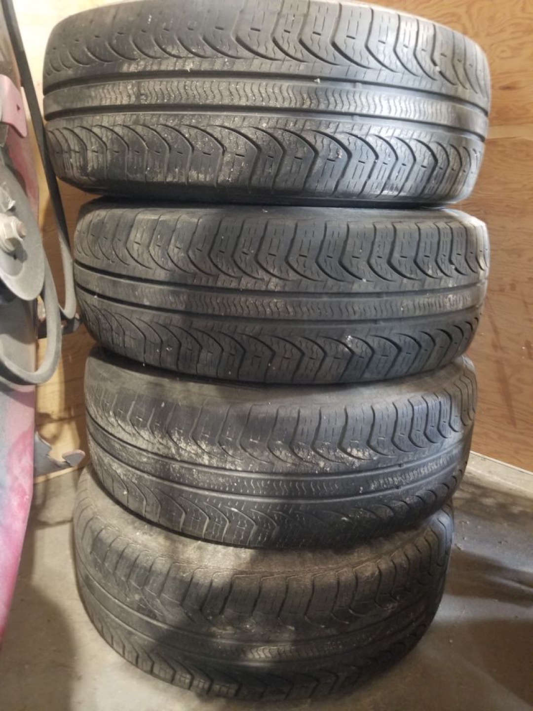 One set of 4 - Pirelli 4-season tires P225/60R15 - photo 4